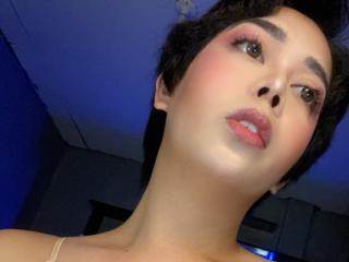 Watch  TransFeminineSue live on XLoveCam