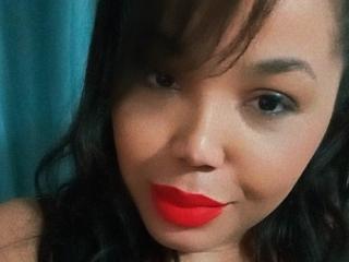 Layslla69 live cam model at XLoveCam