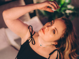 AdelaideRosabel Webcam Porno Live - Photo 8/21