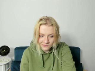 NaomiBeautiful live cam model at XLoveCam