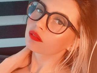 AlySaviny69 live cam model at XLoveCam