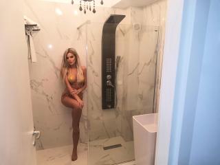 AshleyWise Webcam Porno Live - Photo 9/10