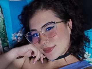 SophieMoonroe live cam model at XLoveCam