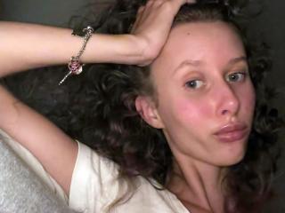 AmeliaHoney Webcam Porno Live - Photo 14/19