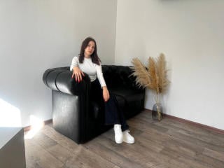 RosaPolsen live cam model at XLoveCam