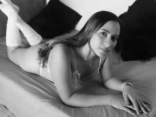 ChantalPartyHot live cam model at XLoveCam