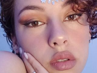 CristineBonnye live cam model at XLoveCam