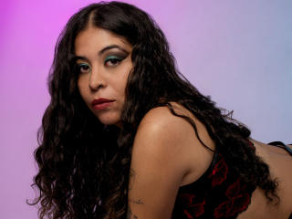 AlaiaRuchee Webcam Porno Live - Photo 4/33