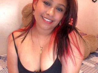 Alfaya live cam model at XLoveCam