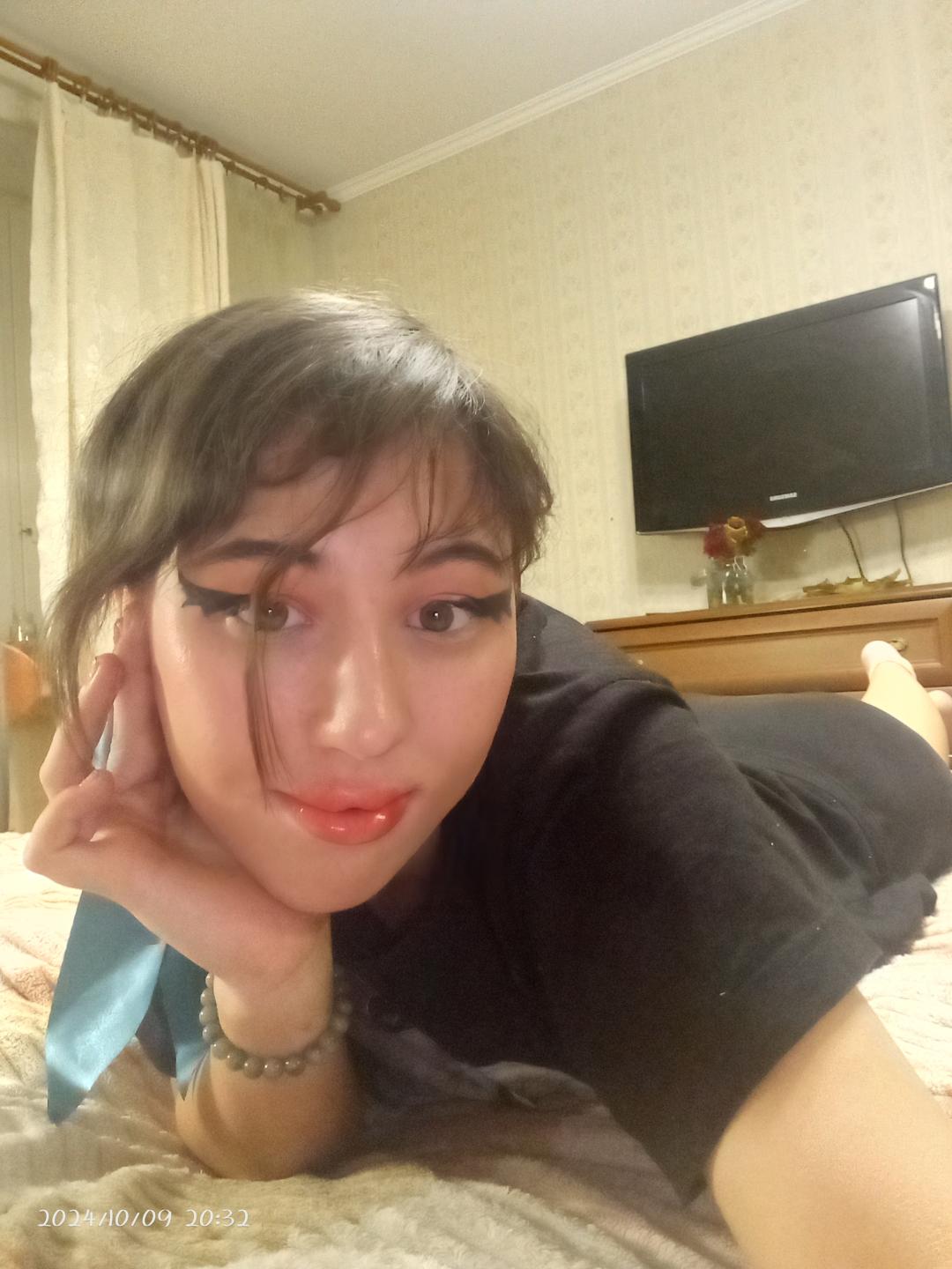 webcam model RowenaVonnie from XloveCam webcam model RowenaVonnie from XloveCam