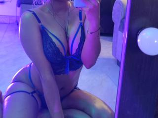 AmmyLewis Webcam Porno Live - Photo 15/21