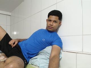 PedroHermoso live cam model at XLoveCam