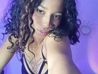 AbrilBeauty live cam model at XLoveCam