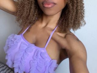 Ninah69 live cam model at XLoveCam