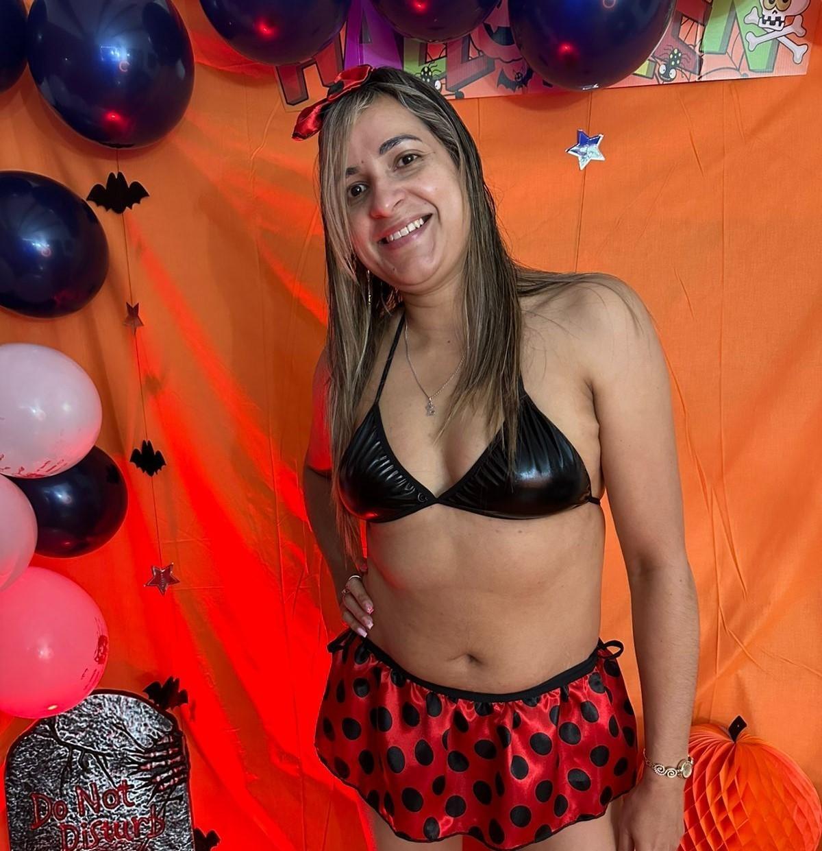 webcam model LianaWest from XloveCam webcam model LianaWest from XloveCam