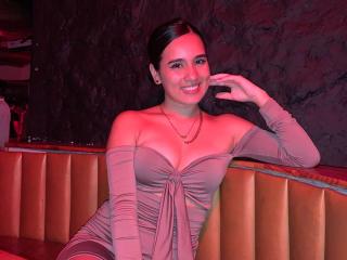 Watch EmiaLove Live on XLoveCam