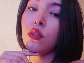 QueenZetrion live cam model at XLoveCam