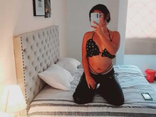 EmilyKingsley Boobs Liveshow - Photo 8/13