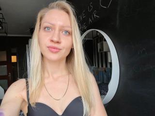 AlisaGllamor Webcam Porno Live - Photo 9/15