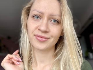 AlisaGllamor Webcam Porno Live - Photo 10/15