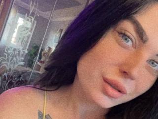 Watch  KaterinaS live on XLoveCam