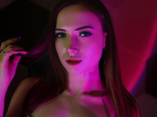 Watch EvelinaMoor live on cam on XLoveCam