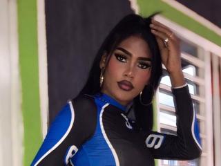 Watch  CristinaMontiel live on XLoveCam