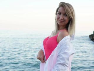 MilaBott live cam model at XLoveCam