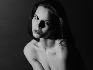 AveAdelheid Webcam Porno Live - Photo 11/18