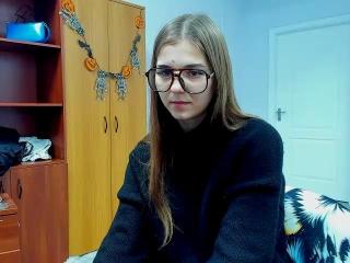 Vilania live cam model at XLoveCam