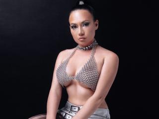 YlianaArthur live cam model at XLoveCam