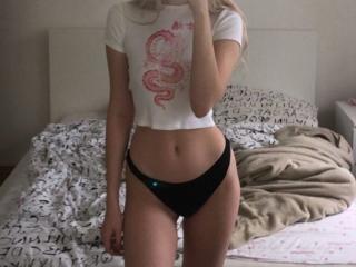 ParisSweet live cam model at XLoveCam