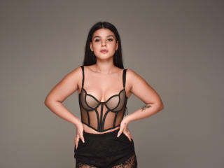 SnowingWinter live cam model at XLoveCam