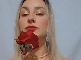 CherryDouce live cam model at XLoveCam