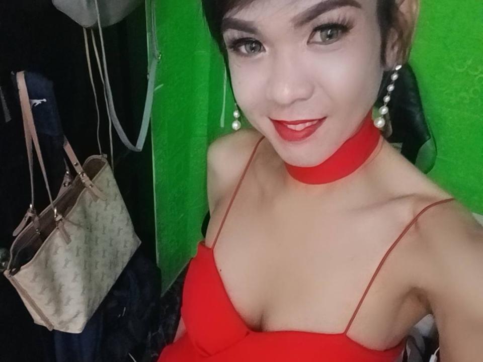 WifeMaterial — live cam photo 3