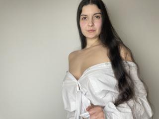 Tisia live cam model at XLoveCam