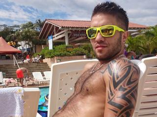 Watch  Niklaus live on cam at XLoveCam