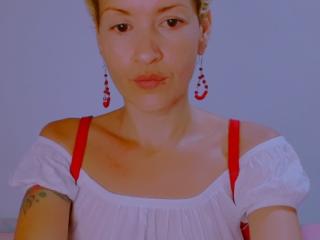 SofiaSalazar live cam model at XLoveCam