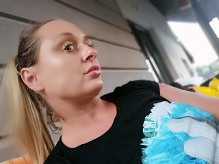 SugarJenny Blowjob XXX Cams - Photo 14/21