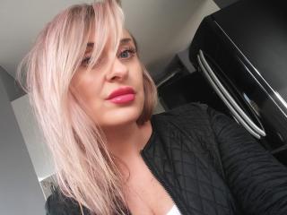SugarJenny Blowjob XXX Cams - Photo 15/21