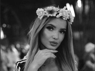 Watch AnnetteBriane live on cam on XLoveCam