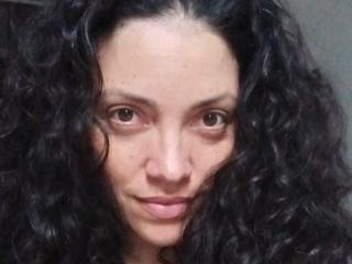 LeniSleithon live cam model at XLoveCam