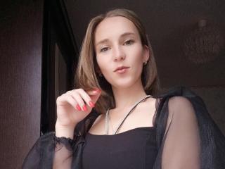 SueShine Blowjob XXX Cams - Photo 8/9