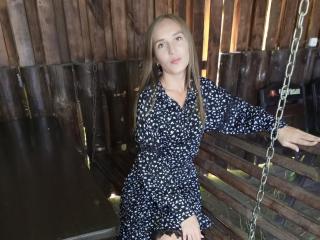 SueShine Blowjob XXX Cams - Photo 6/9