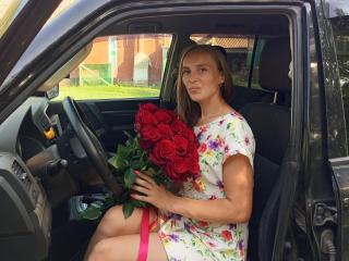 SueShine Blowjob XXX Cams - Photo 5/9