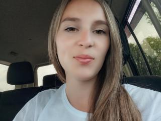 SueShine Blowjob XXX Cams - Photo 4/9