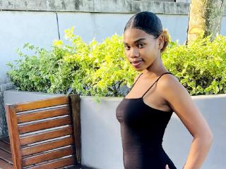 FleureSexy live cam model at XLoveCam