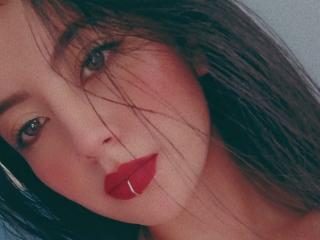 MonaSwan live cam model at XLoveCam