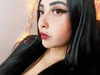 AnniehRadke live cam model at XLoveCam
