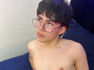 PepperTwink live cam model at XLoveCam